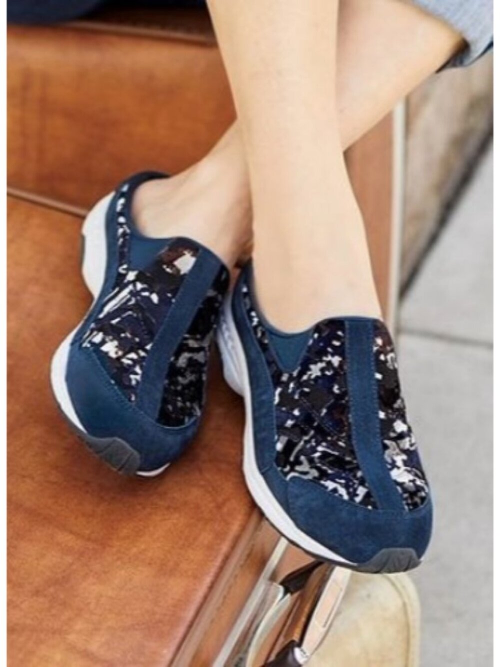 EASY SPIRIT size 8.5 WIDE suede leather womens clogs mules slip on shoes blue